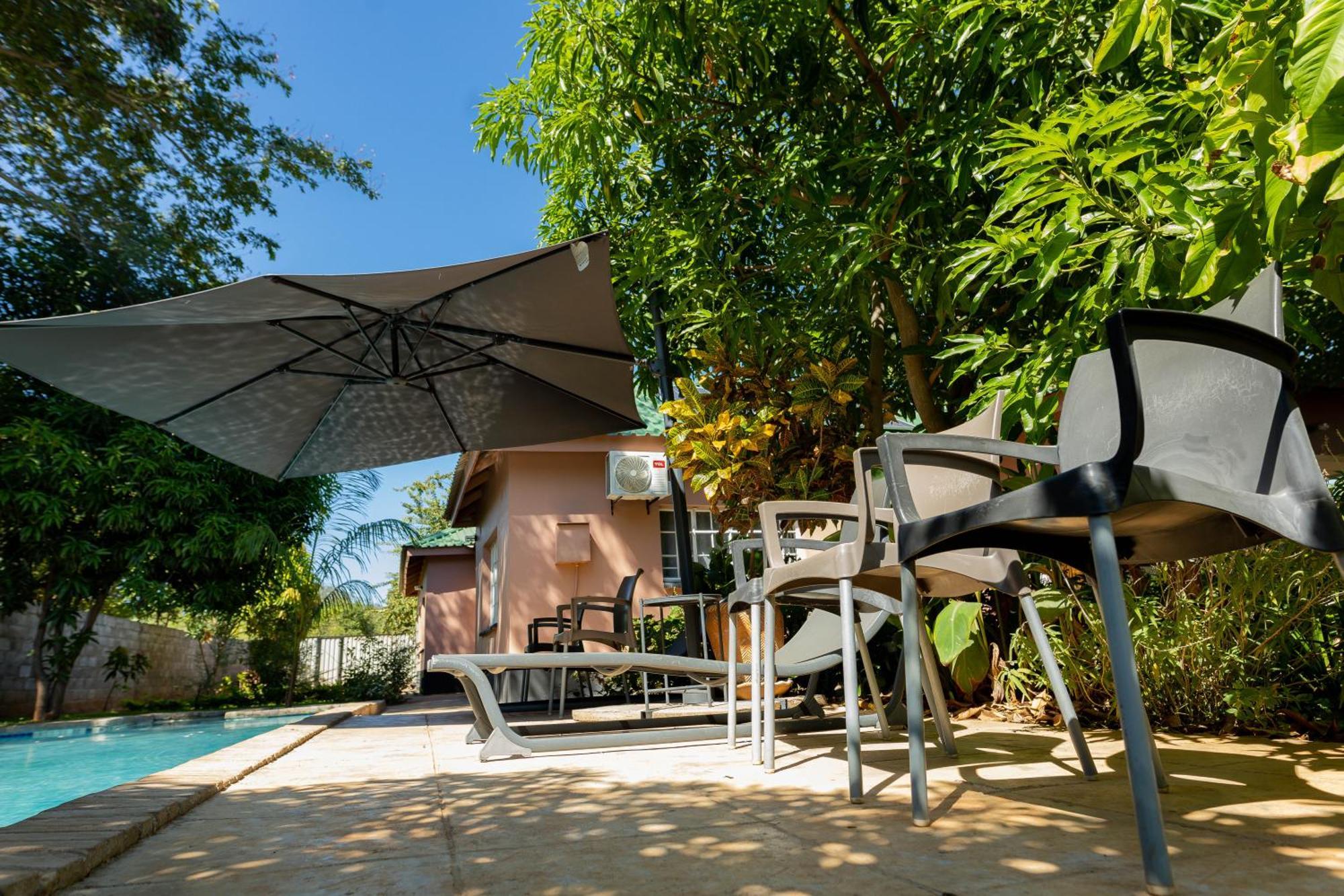 Hungwe House Villa Victoria Falls Eksteriør bilde